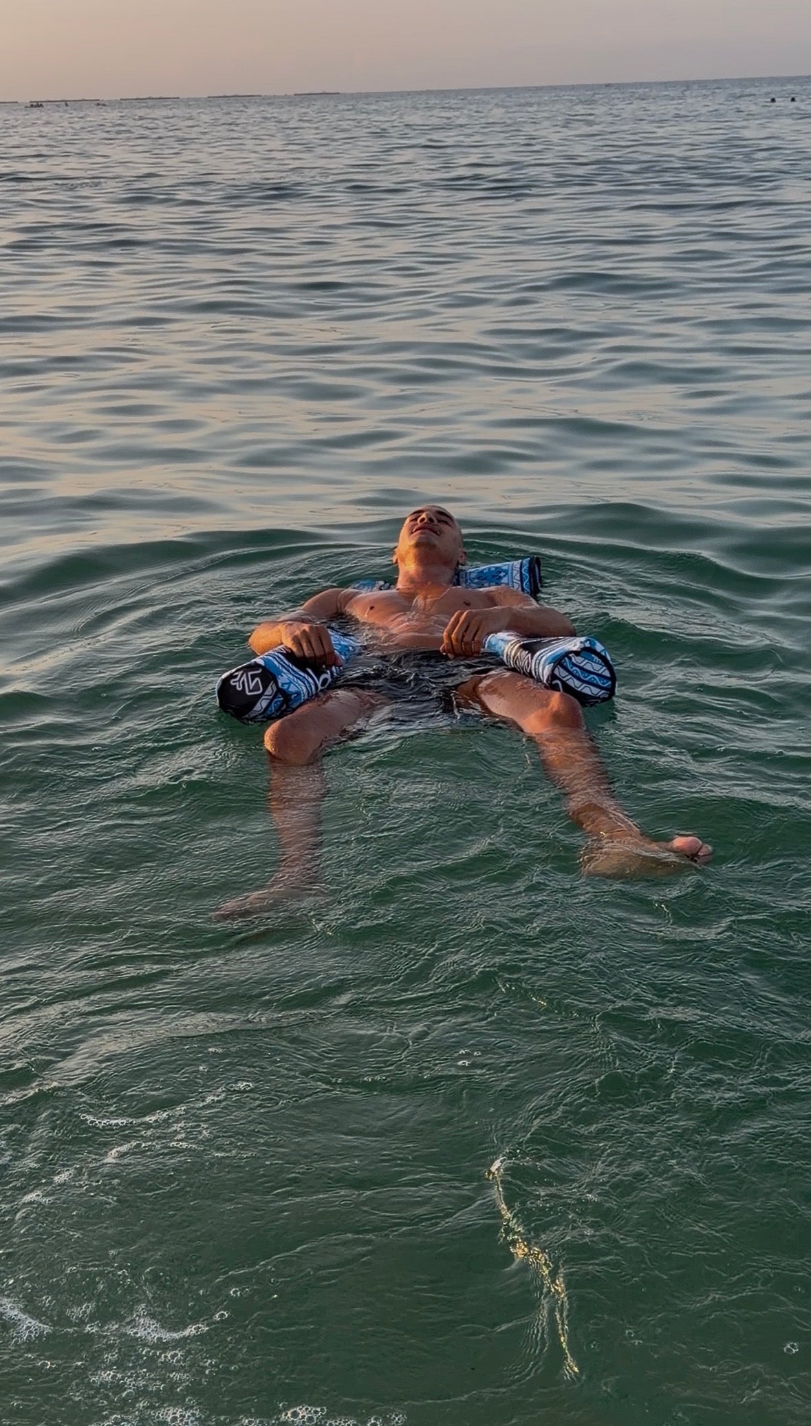 🌊 Floating Sea Hammock — أرجوحة الاسترخاء فوق الماء ✨